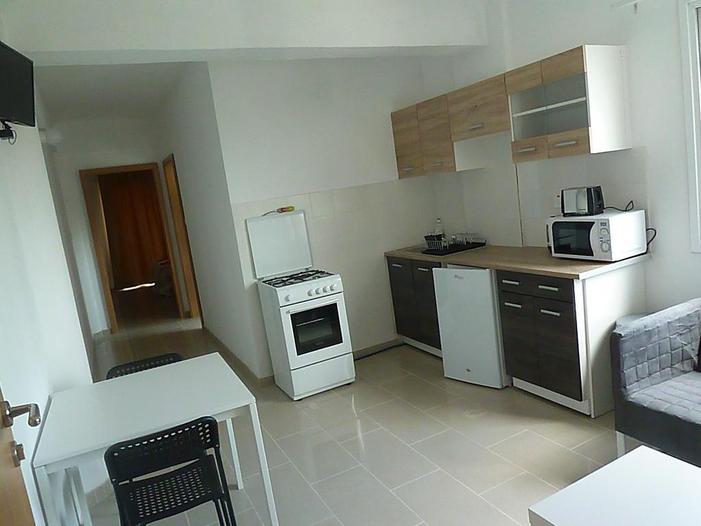 Valentinos Apartments Pafos Oda fotoğraf