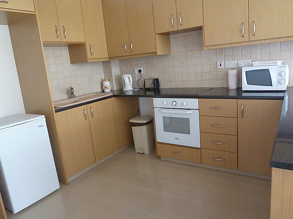 Valentinos Apartments Pafos Oda fotoğraf