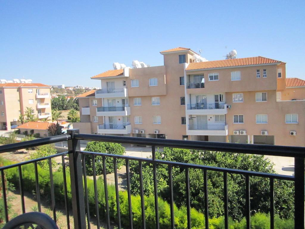 Valentinos Apartments Pafos Oda fotoğraf